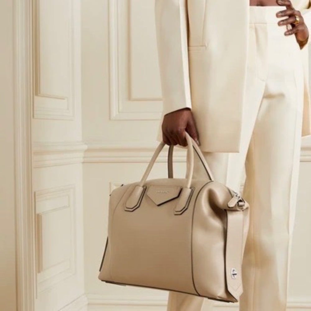 Givenchy Medium Soft Antigona in Dune / Beige Color - Picture 6 of 15